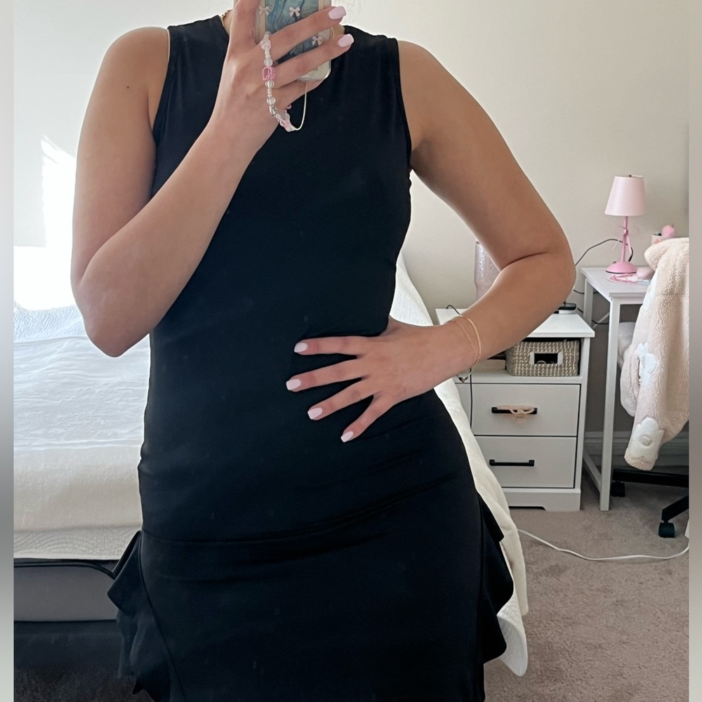 Elegant Black Sleeveless Dress
